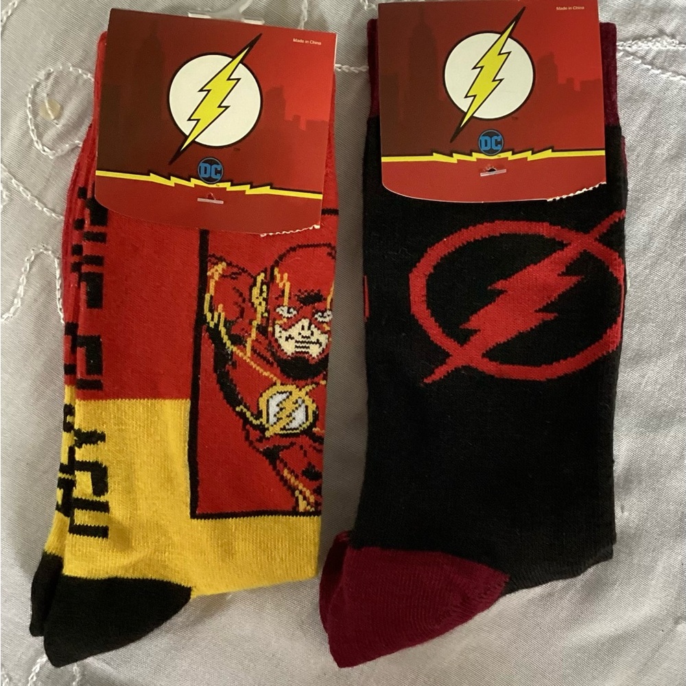 2 Pair: FLASH Red and Black Casual Socks with Flash Design Size 10-13